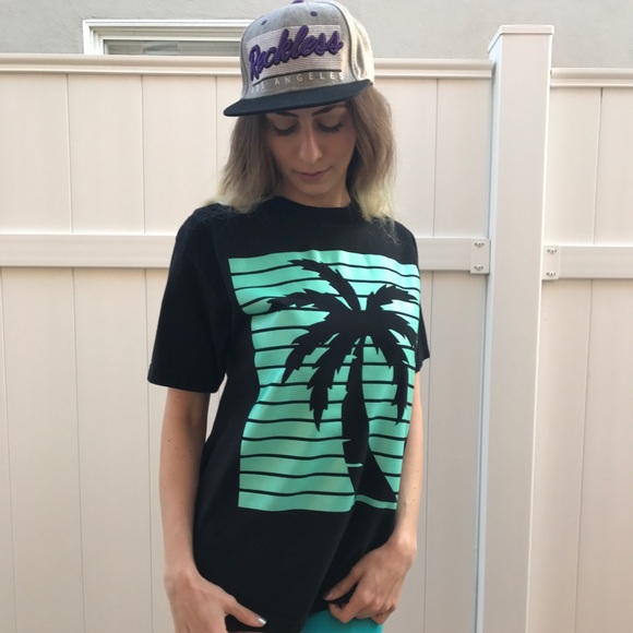 BLVD-Style Palm Tree T-Shirt - Picture 1 of 3